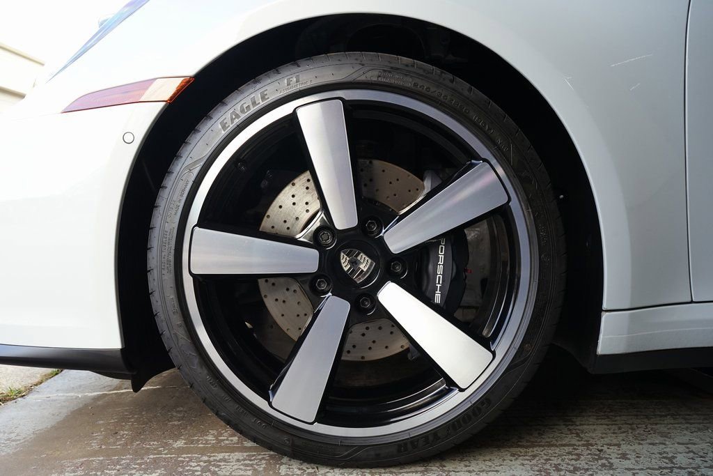 Used 2025 Porsche 911 Carrera image 37