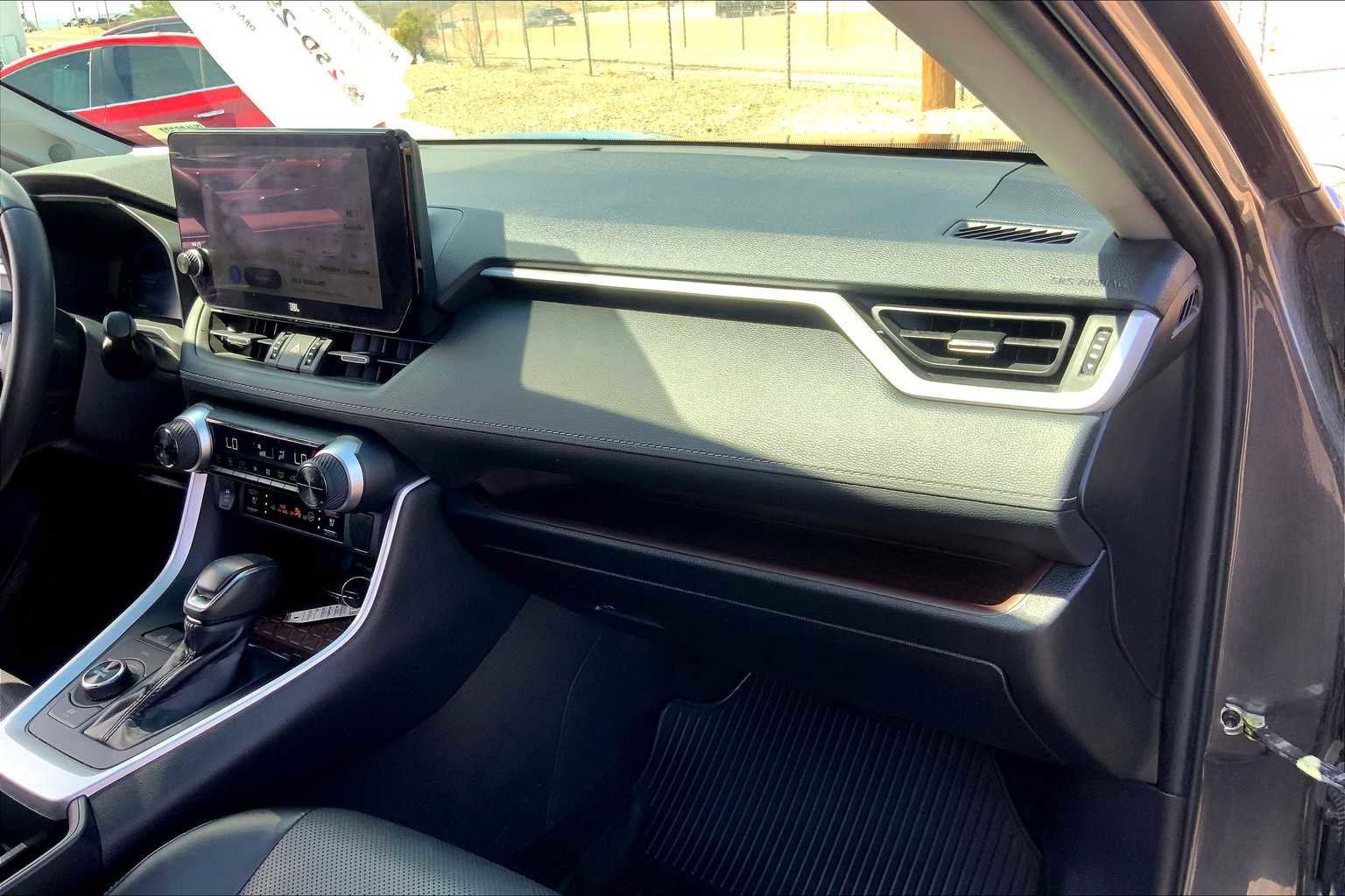 Used 2023 Toyota RAV4 Limited image 15