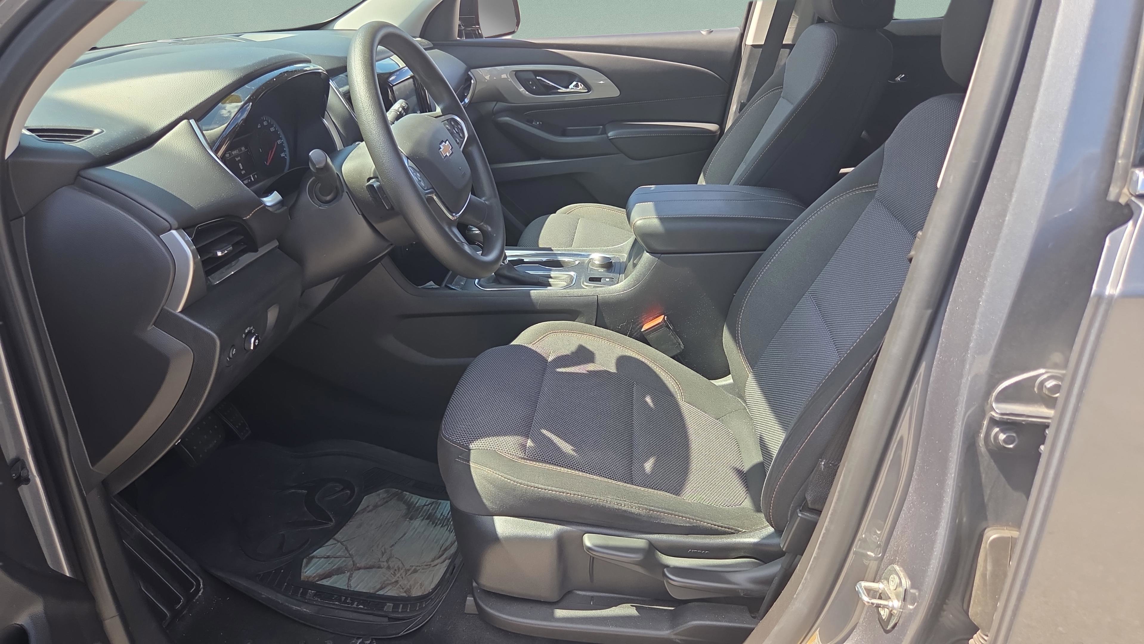 Used 2018 Chevrolet Traverse LS w/ LPO, Floor Liner Package FWD image 9