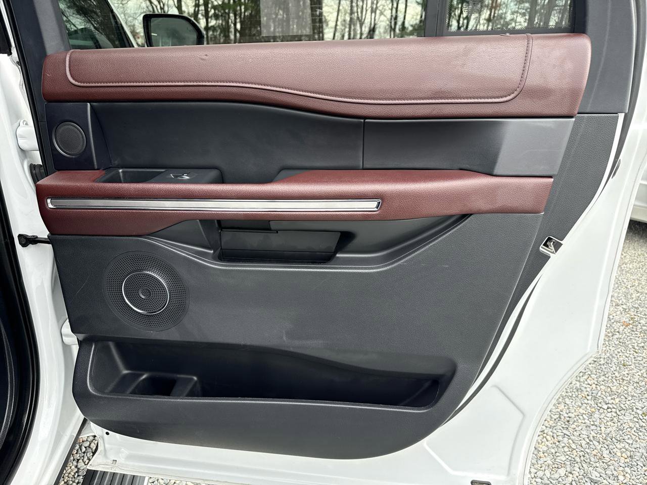 Used 2023 Ford Expedition Max Limited AWD/4WD image 23