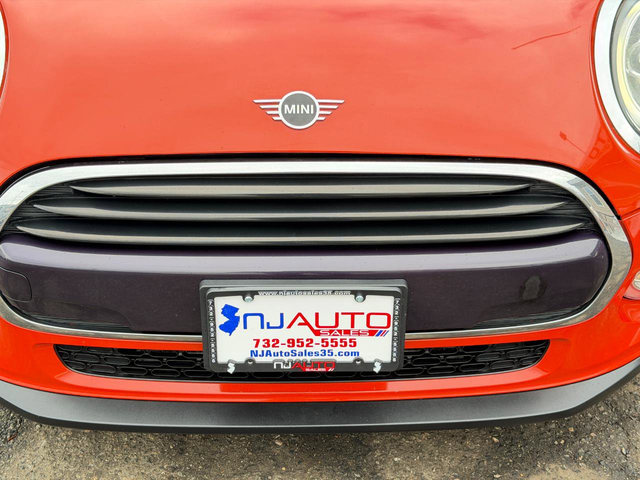 Used 2019 MINI Cooper 2-Door Hardtop w/ Storage Package image 96