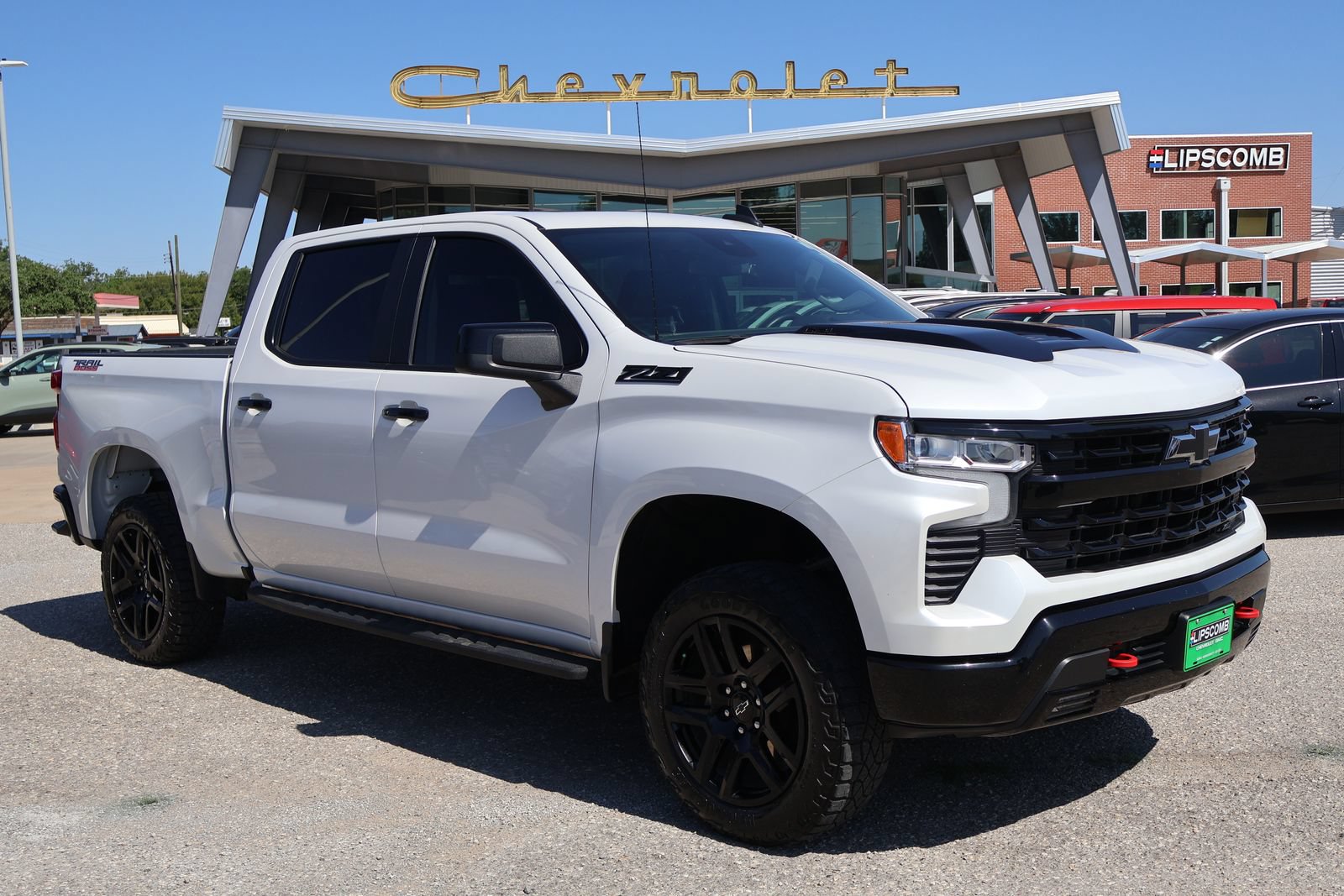 Used 2024 Chevrolet Silverado 1500 LT Trail Boss w/ Convenience Package II AWD/4WD image 7