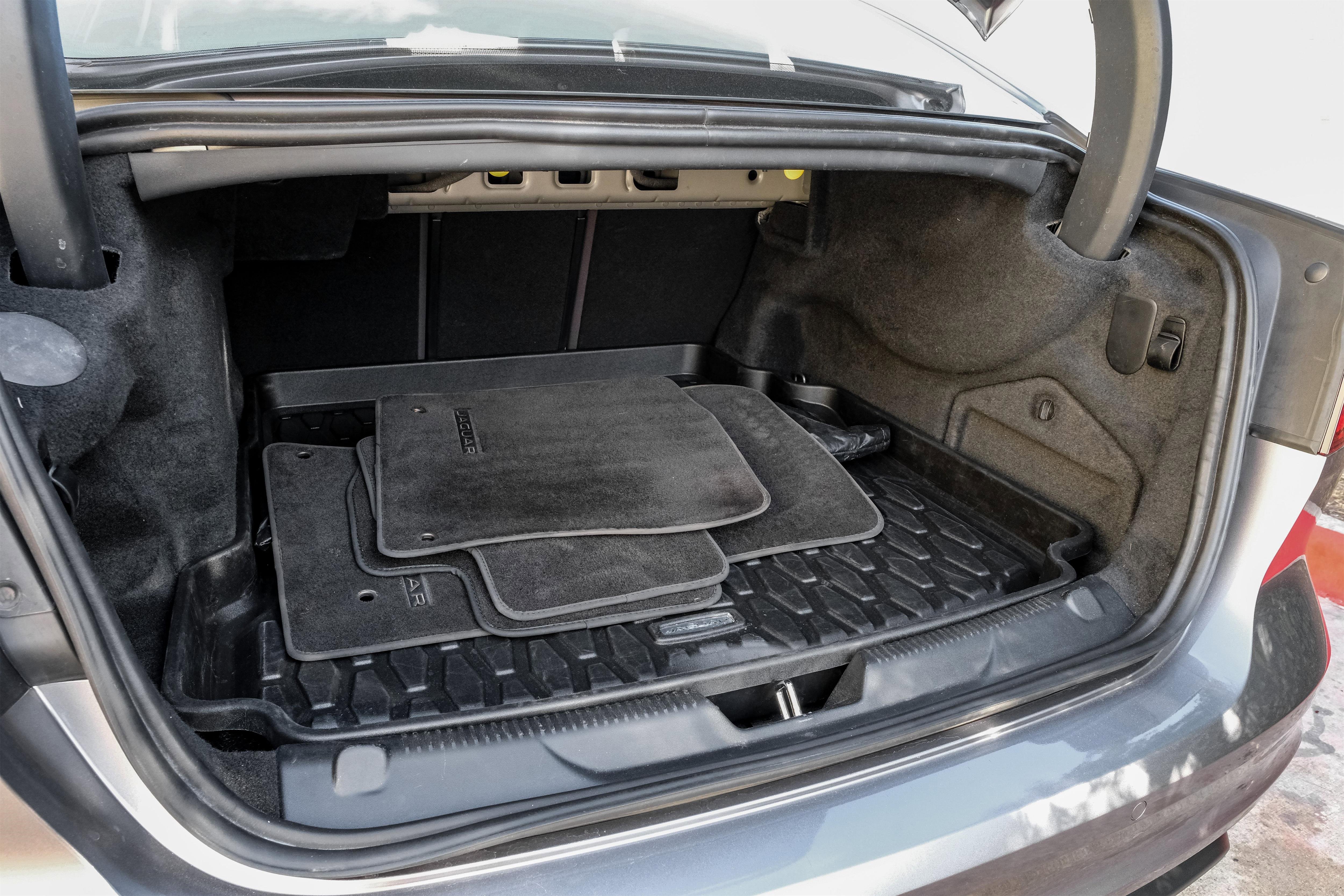 Used 2020 Jaguar XE S image 54