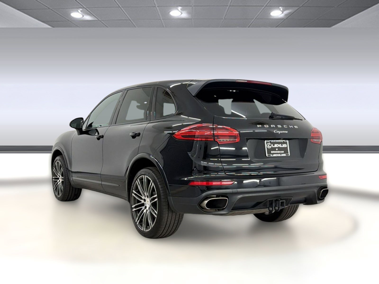 Used 2017 Porsche Cayenne AWD/4WD image 3
