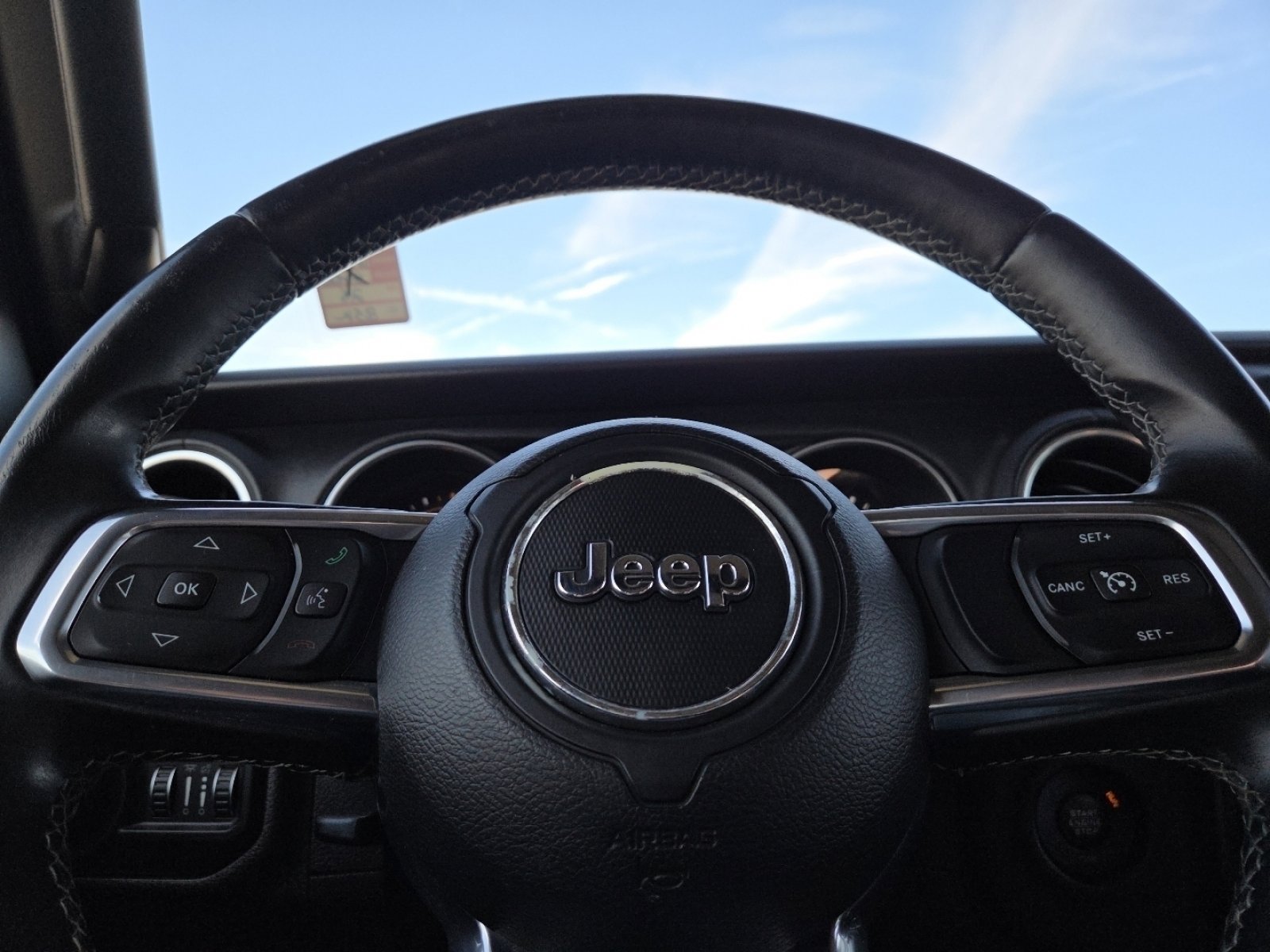 Used 2018 Jeep Wrangler Unlimited Sahara image 25