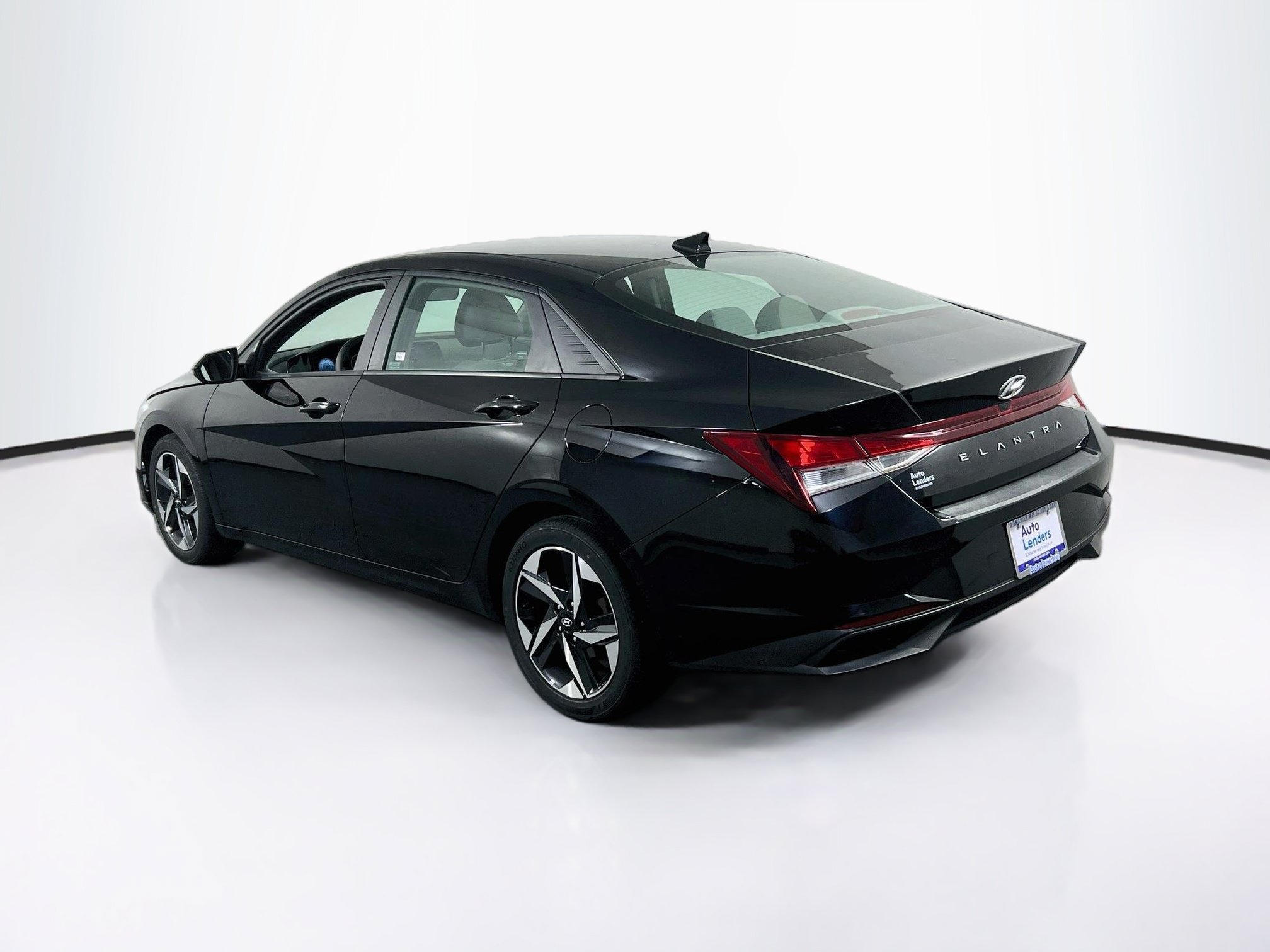 Used 2023 Hyundai Elantra SEL w/ Convenience Package FWD image 7