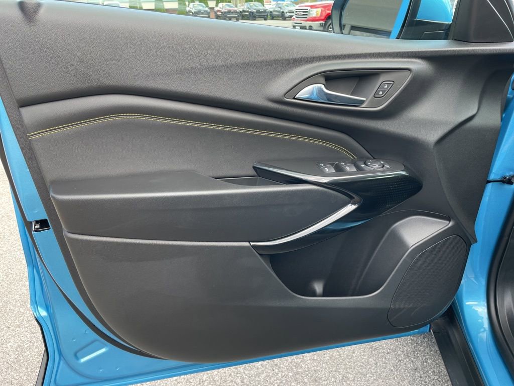 New 2026 Chevrolet Trax LT w/ Driver Confidence Package FWD image 5