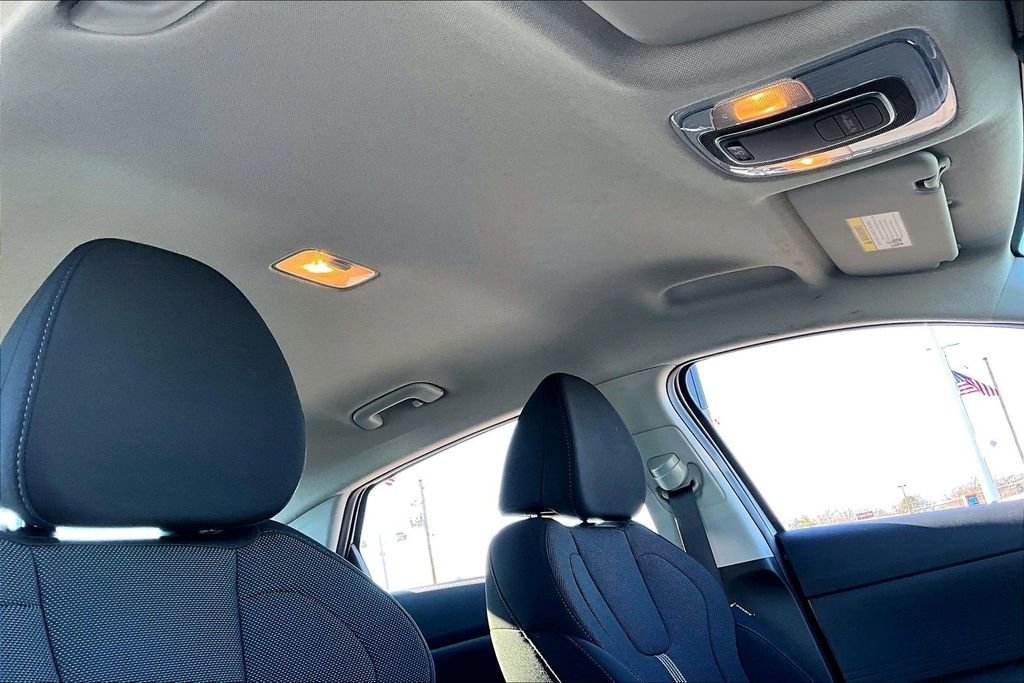 Used 2024 Hyundai Elantra SE image 22