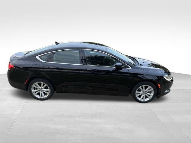 Used 2016 Chrysler 200 Limited w/ Anniversary Edition FWD image 2