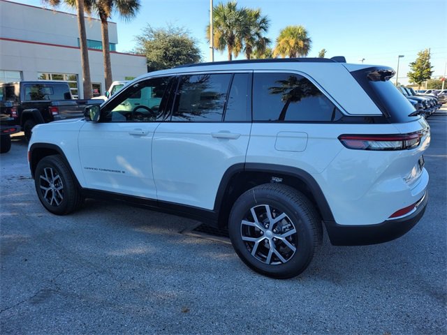 New 2025 Jeep Grand Cherokee Limited image 11