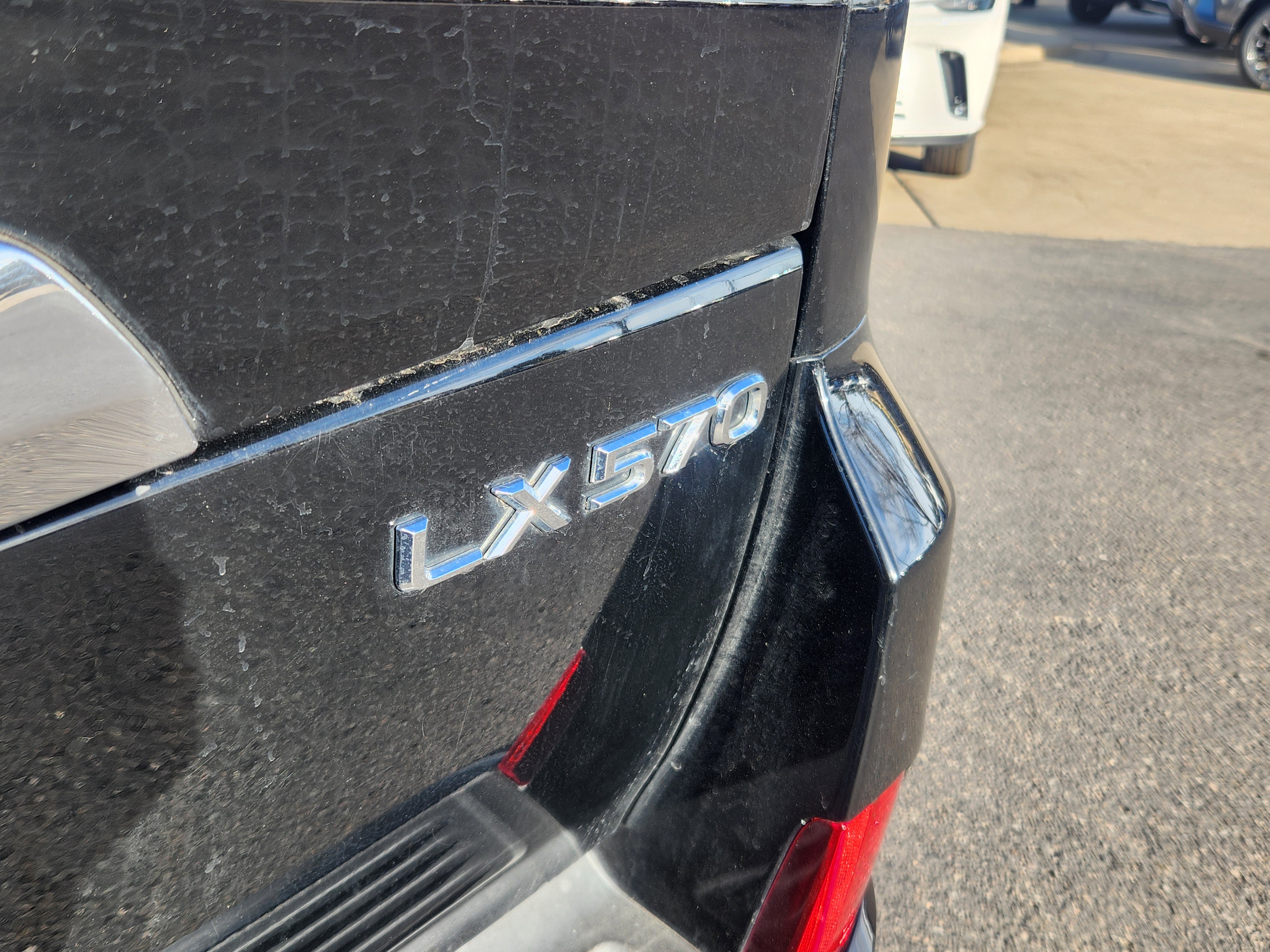 Used 2017 Lexus LX 570 4WD w/ Luxury Package image 20