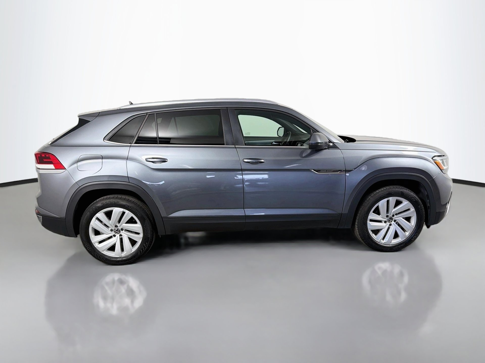 Certified 2023 Volkswagen Atlas Cross Sport SE FWD image 4