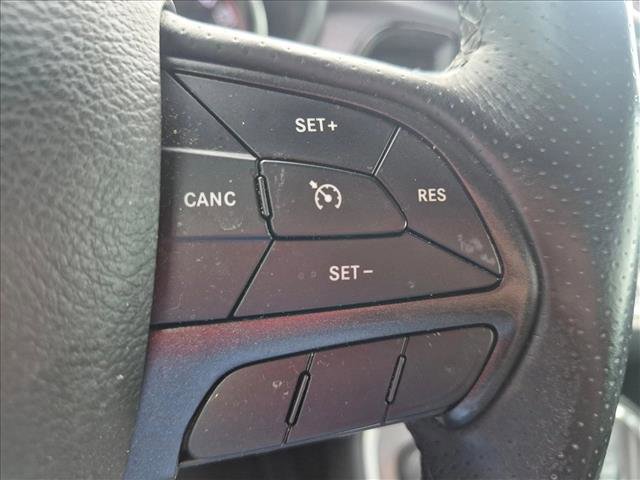 Used 2018 Dodge Challenger R/T RWD image 10