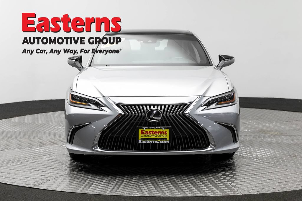 Used 2019 Lexus ES 350 Ultra Luxury w/ Accessory Package FWD image 2