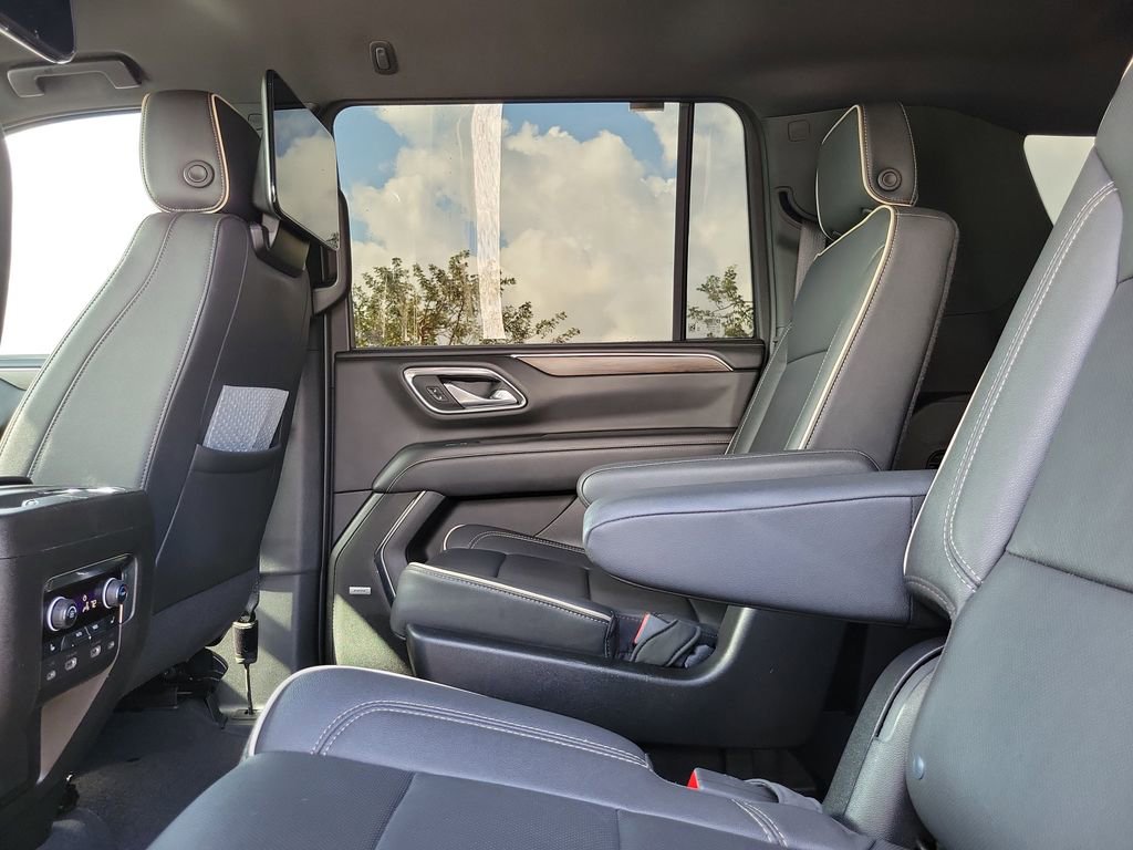 Used 2023 Chevrolet Suburban Premier w/ Advanced Technology Package image 13