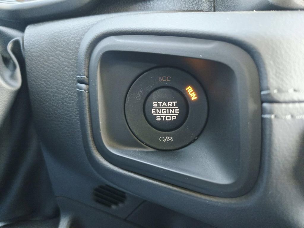 Certified 2025 Jeep Gladiator Sport image 34