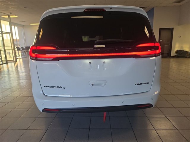 Used 2024 Chrysler Pacifica Limited w/ S Appearance Package image 7
