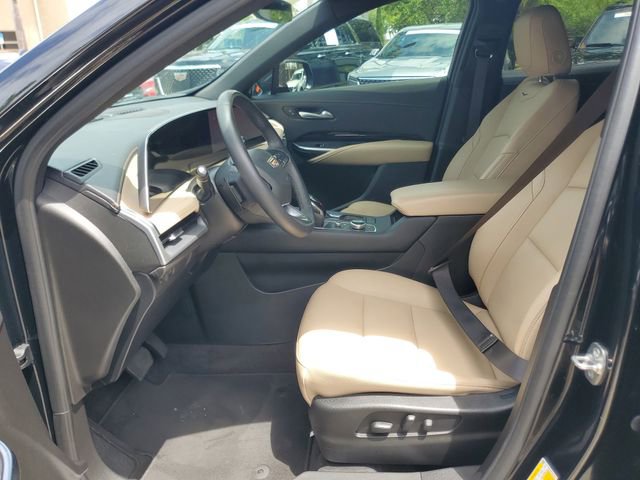Used 2024 Cadillac XT4 Luxury FWD image 16
