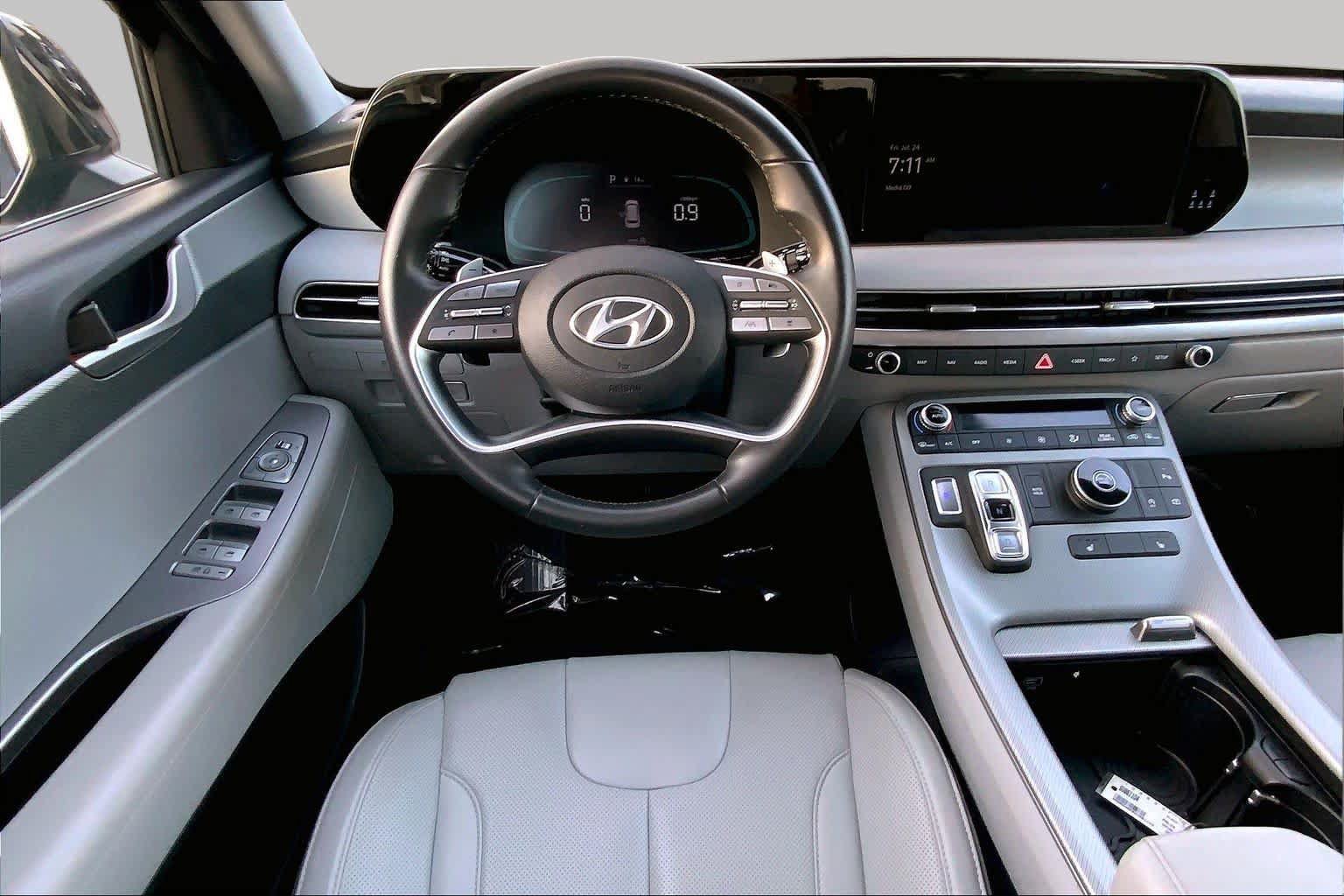 Used 2025 Hyundai Palisade SEL FWD image 6