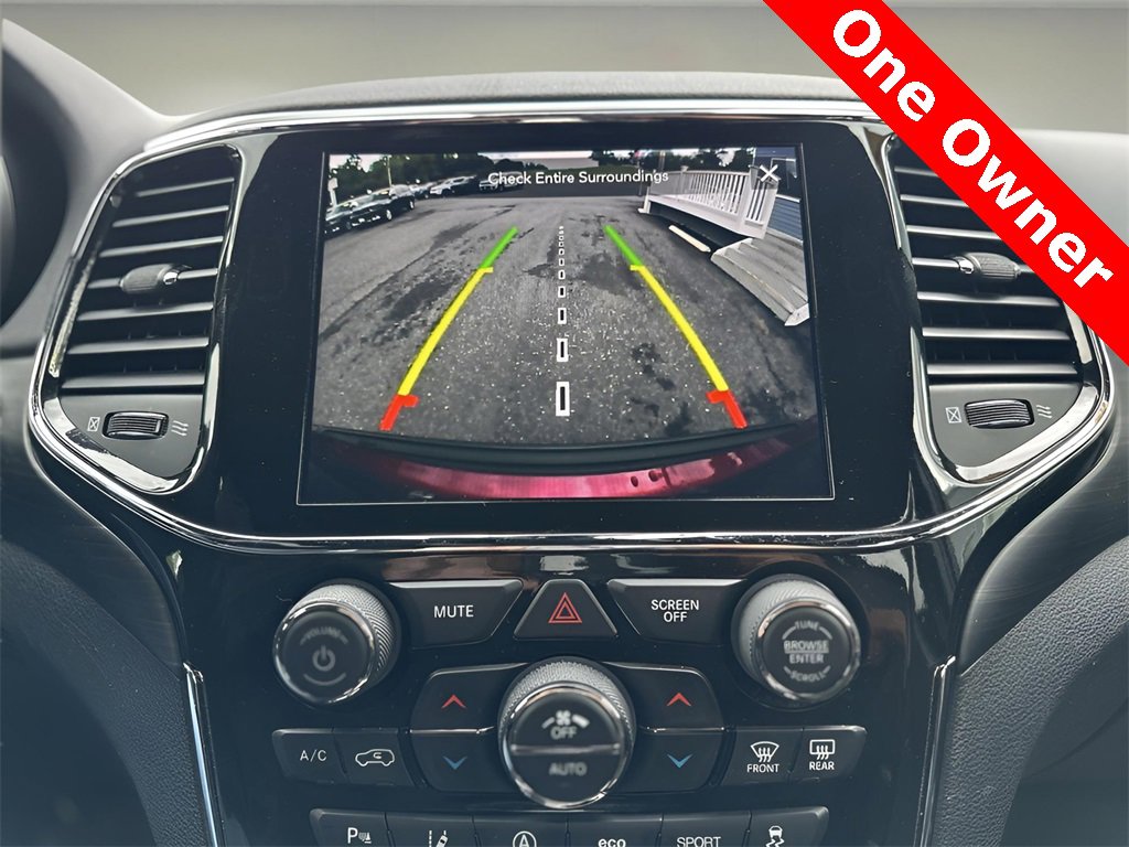 Used 2021 Jeep Grand Cherokee Laredo X image 23