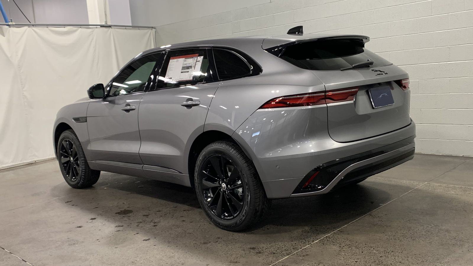 Used 2025 Jaguar F-PACE R-Dynamic S AWD/4WD image 12