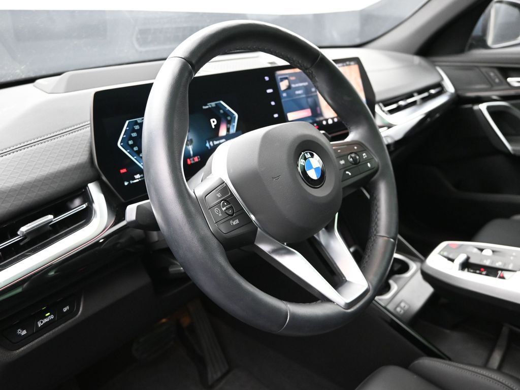 Certified 2025 BMW X2 xDrive28i image 12