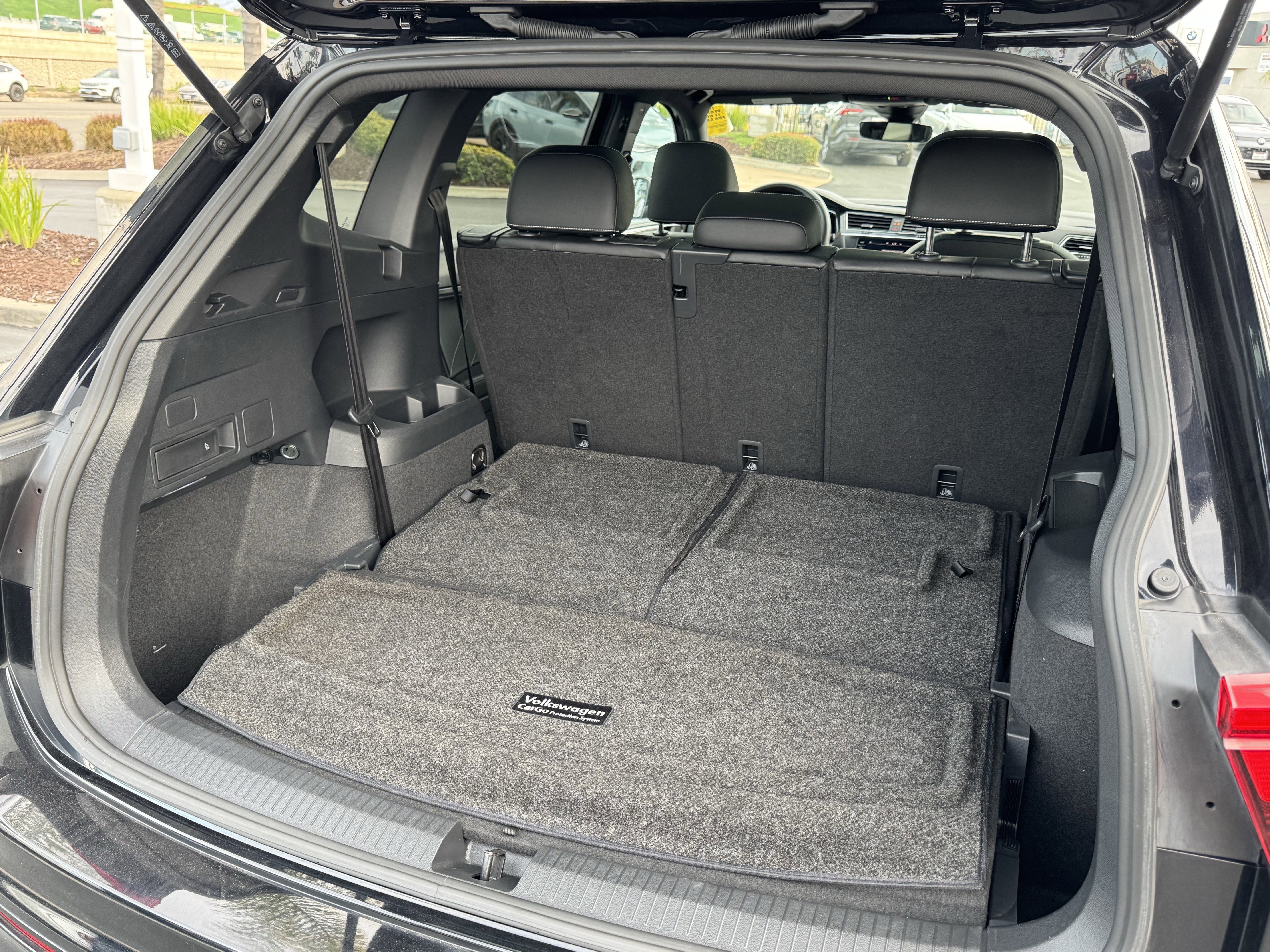 Certified 2023 Volkswagen Tiguan SE R-Line image 39