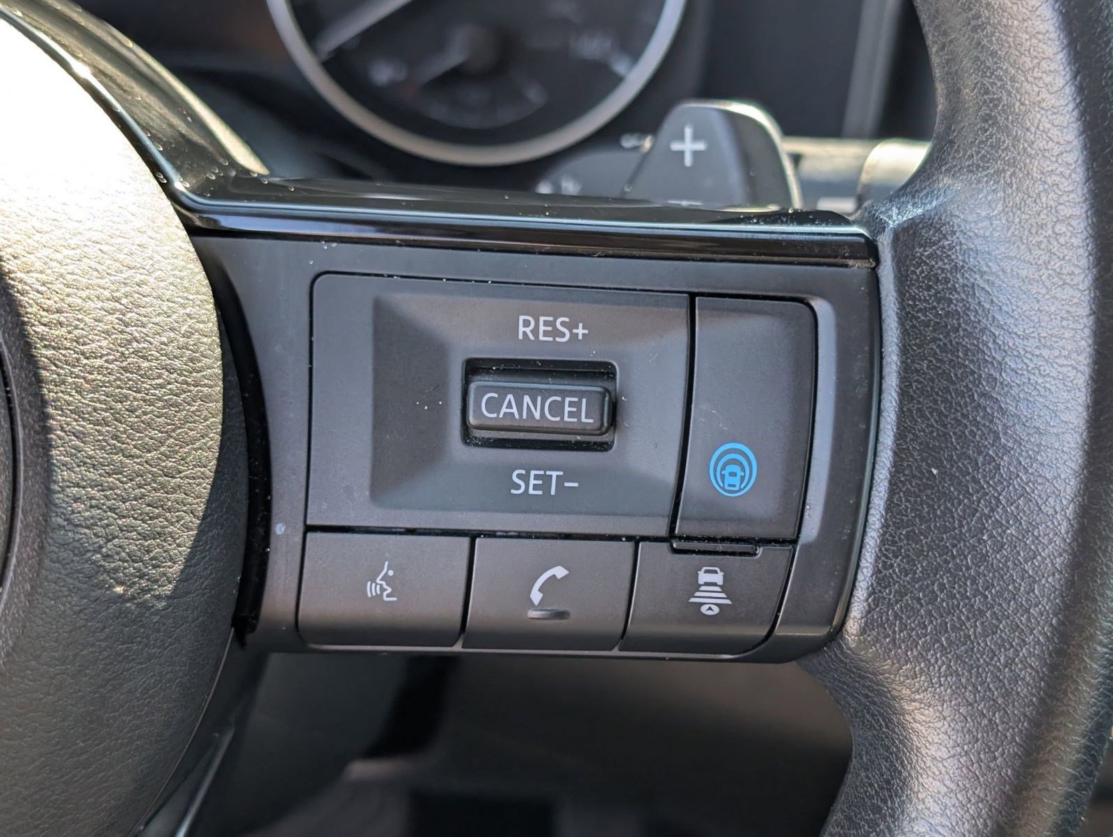 Used 2023 Nissan Rogue SV image 23