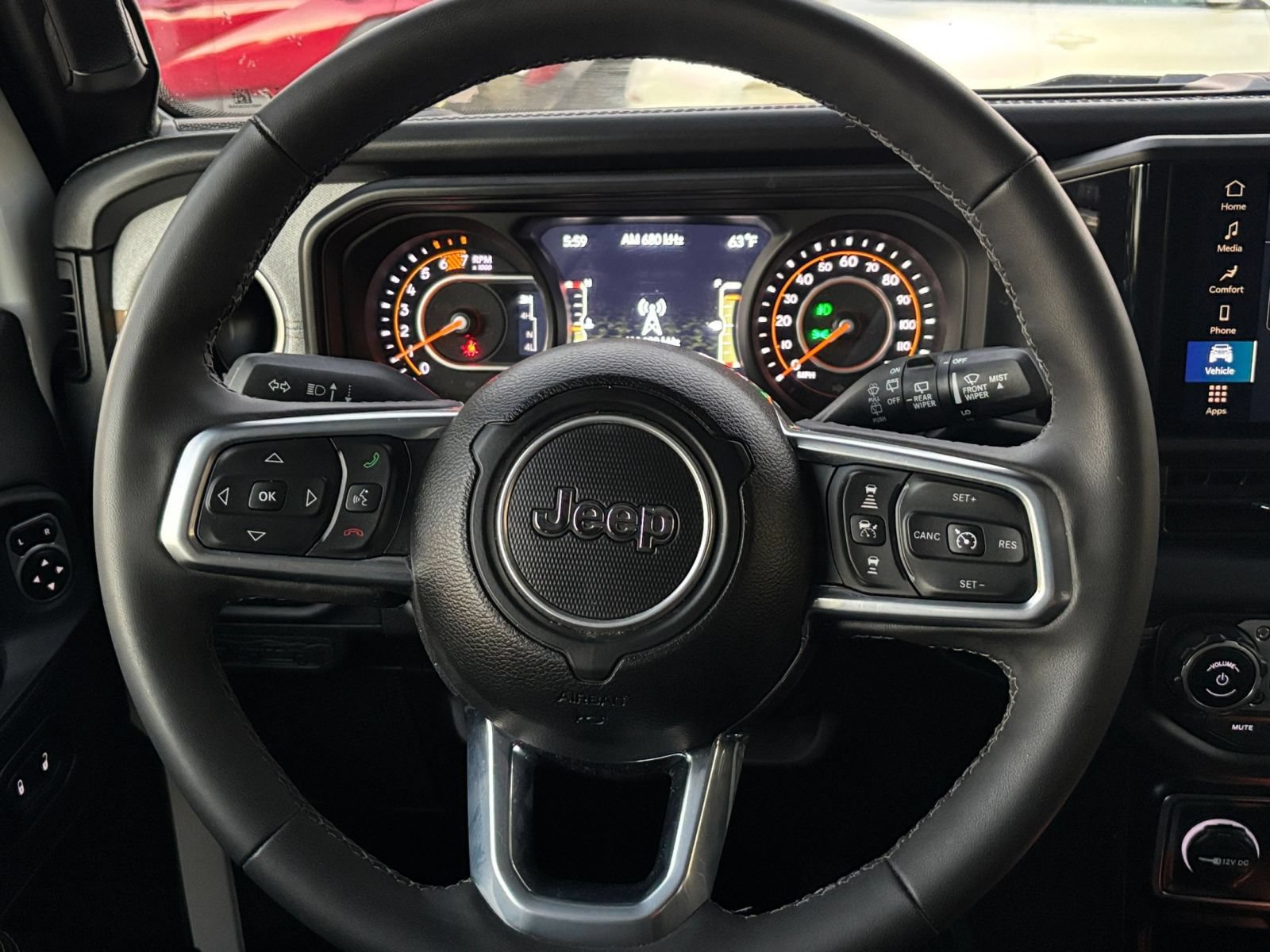 Used 2025 Jeep Wrangler Unlimited Sahara AWD/4WD image 25