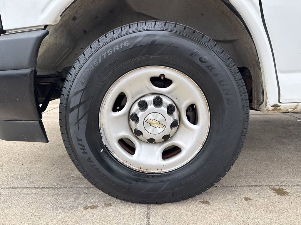 Used 2021 Chevrolet Express 2500 w/ Driver Convenience Package image 27