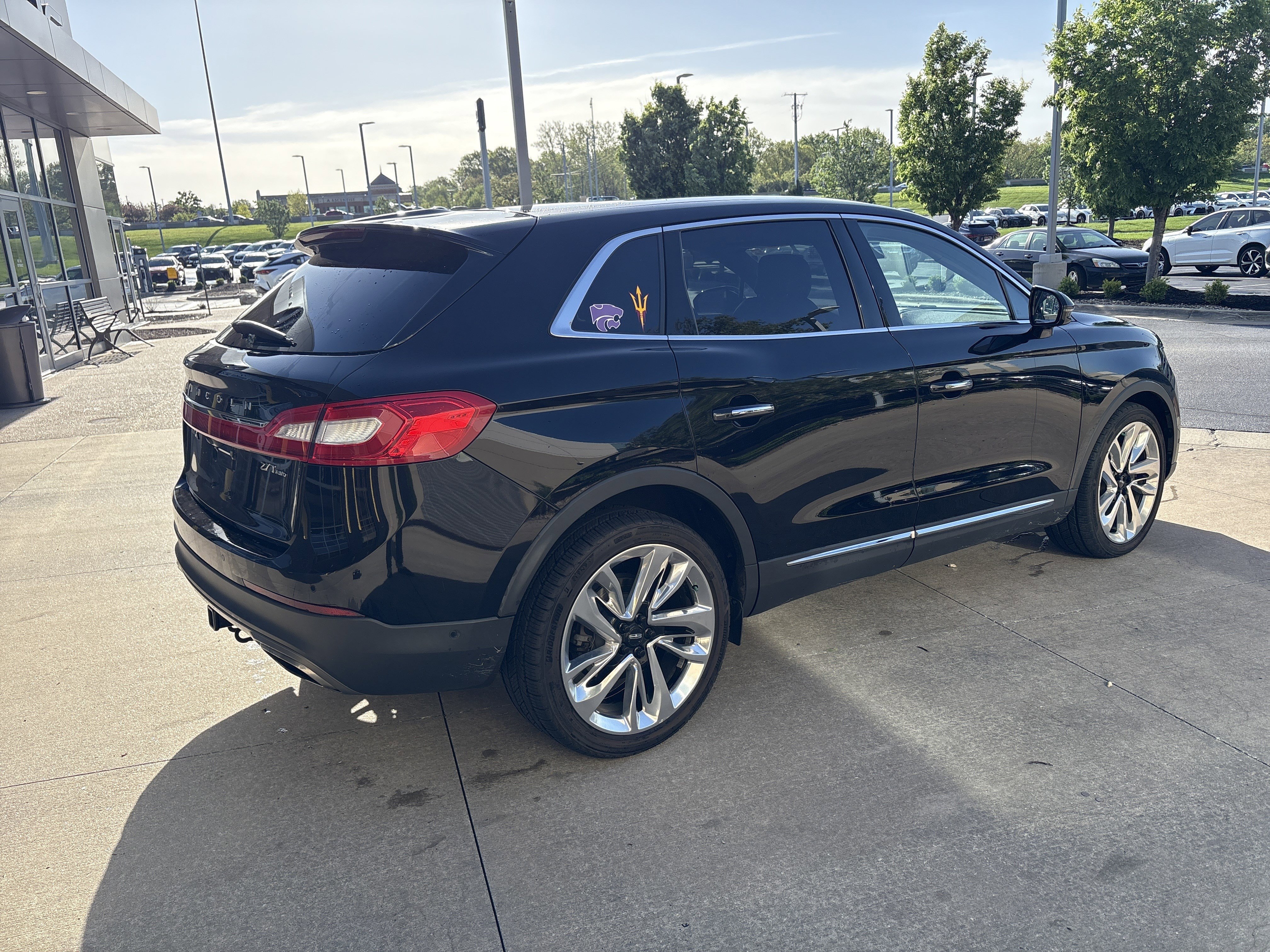 Used 2017 Lincoln MKX Reserve w/ Luxury Package AWD/4WD image 17