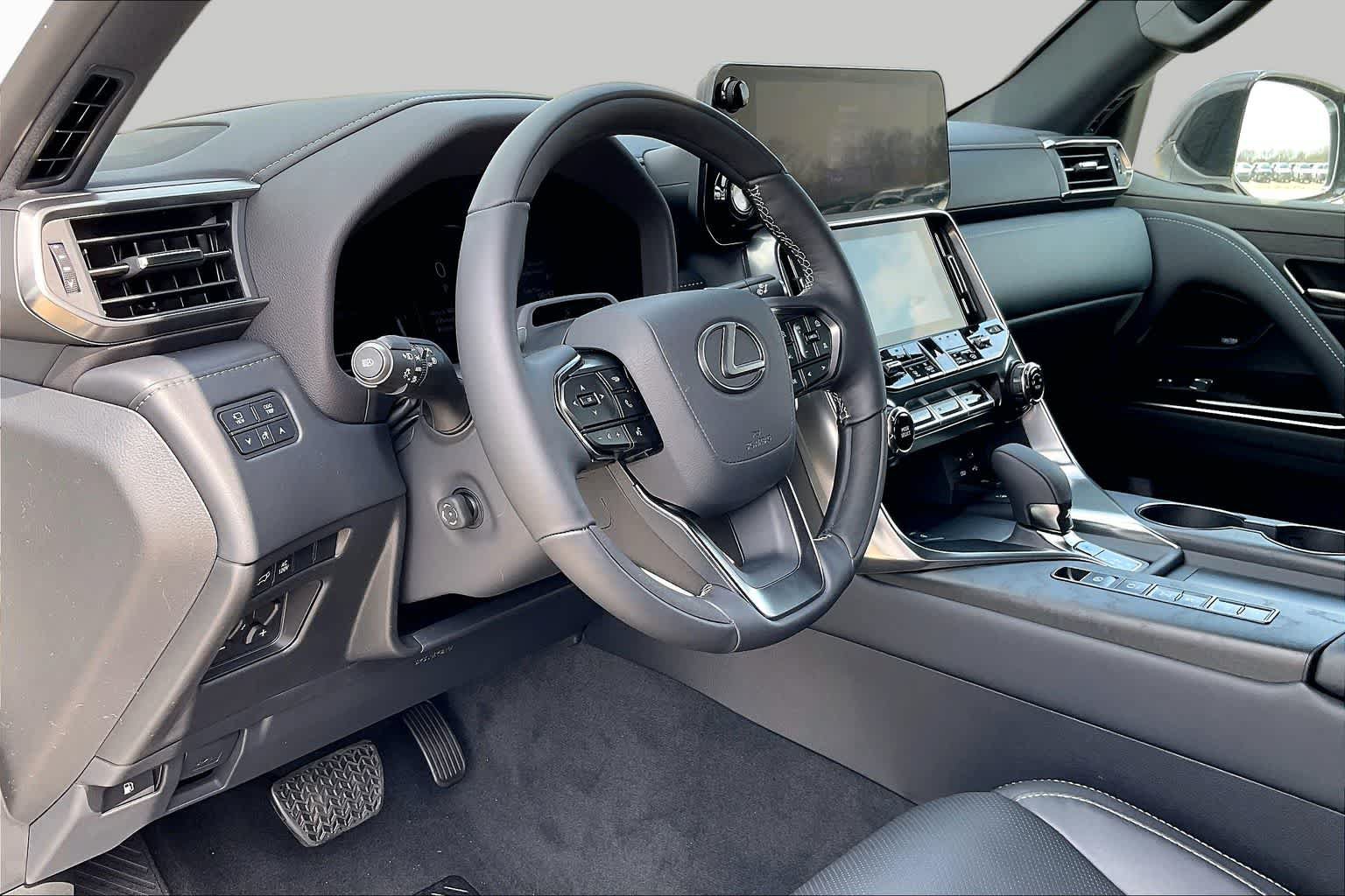 New 2026 Lexus LX 700h Luxury AWD/4WD image 10