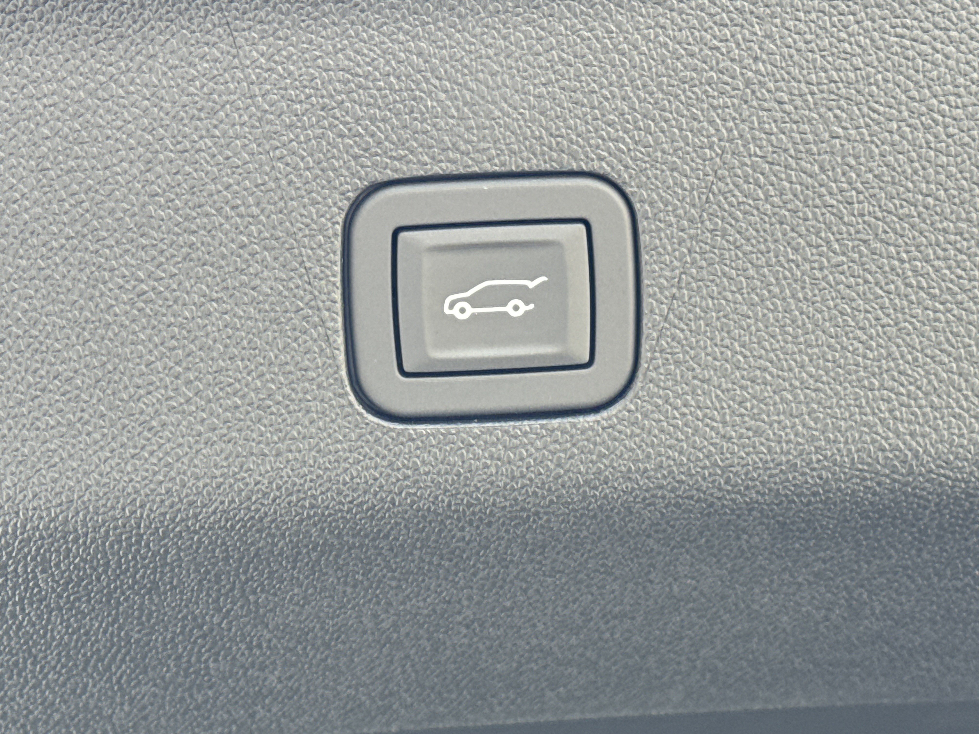 New 2026 Chevrolet Tahoe High Country AWD/4WD image 21
