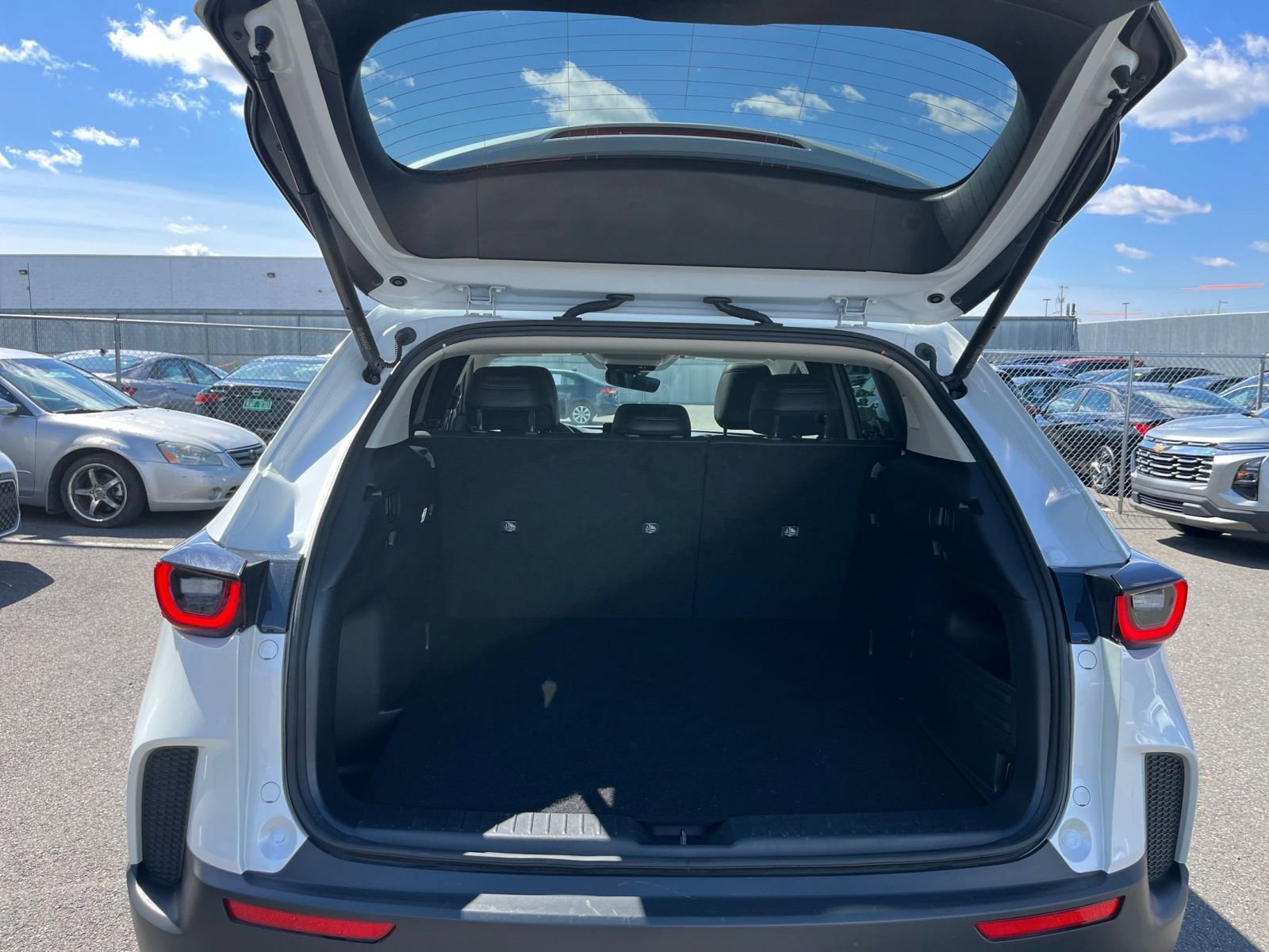 Used 2025 MAZDA CX-50 2.5 Hybrid w/ Premium Plus Pkg image 33