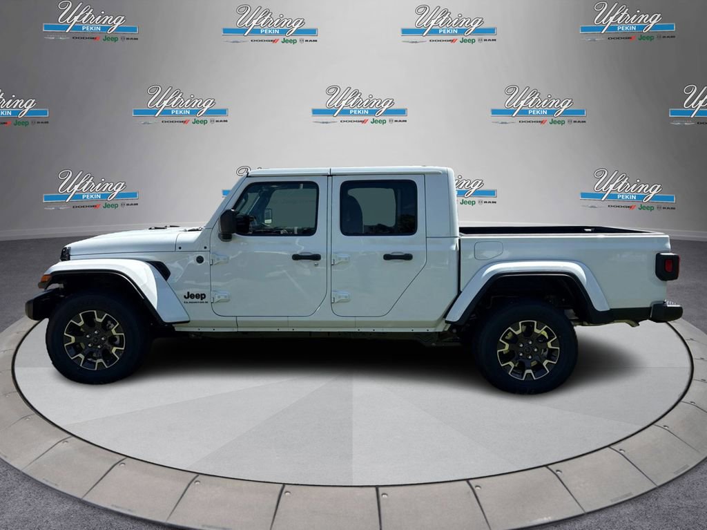 Used 2025 Jeep Gladiator Sport w/ Premium Package image 6