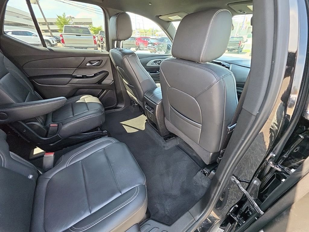 Used 2023 Chevrolet Traverse LT AWD/4WD image 24