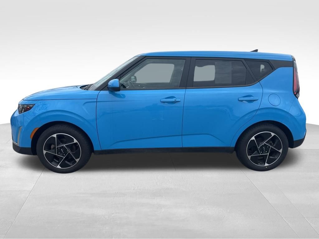 Used 2023 Kia Soul EX FWD image 3