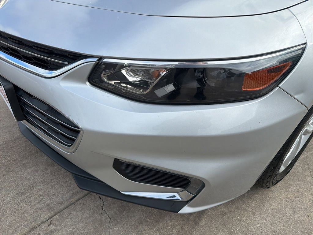 Used 2017 Chevrolet Malibu LT image 11