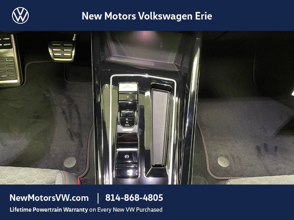 New 2026 Volkswagen GTI SE FWD image 9