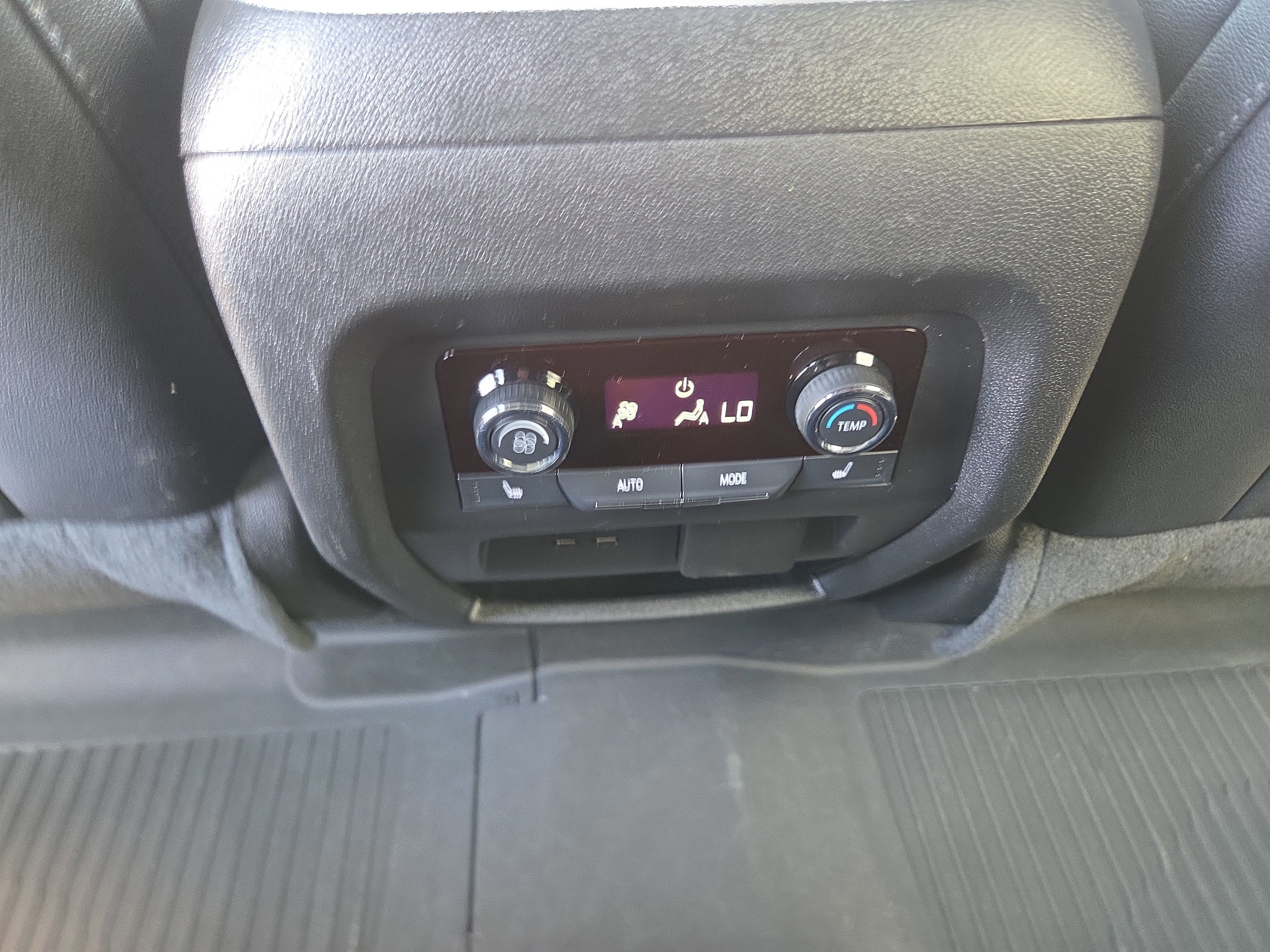 Used 2025 Chevrolet Traverse RS w/ LPO, Floor Liner Package AWD/4WD image 24