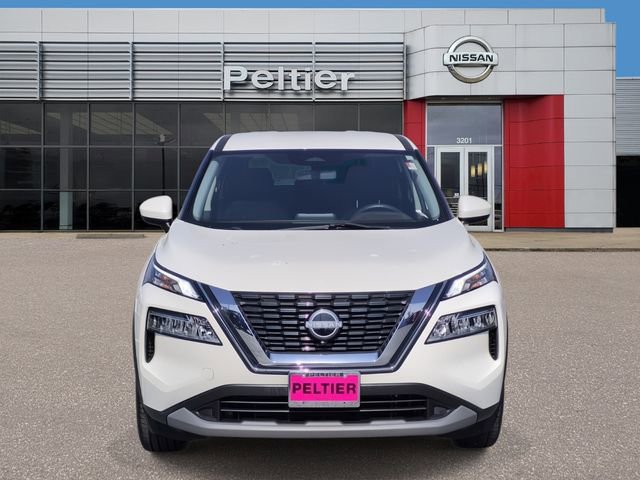 Used 2023 Nissan Rogue SV image 2