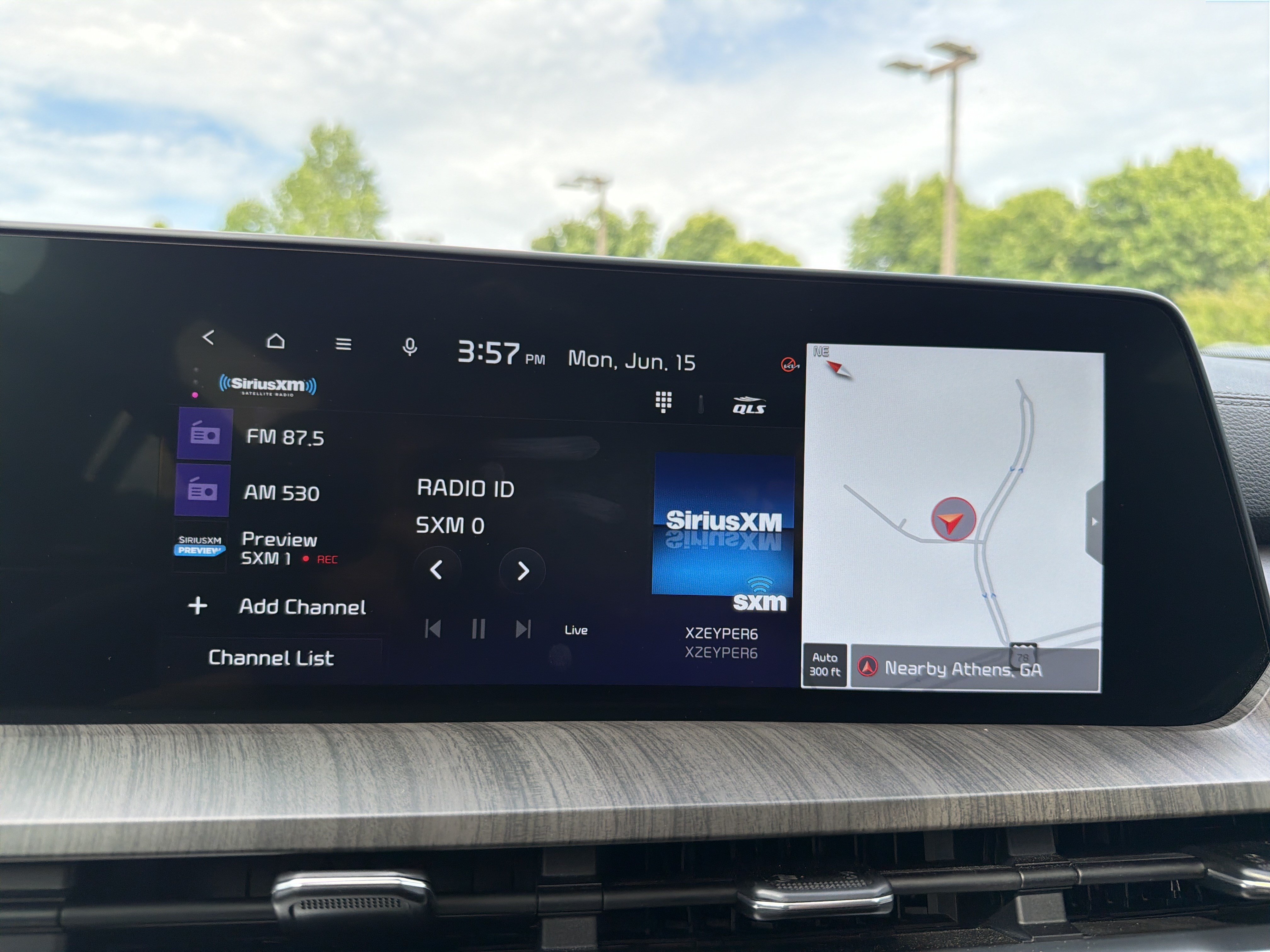 Used 2024 Kia Telluride SX w/ Towing Package FWD image 6
