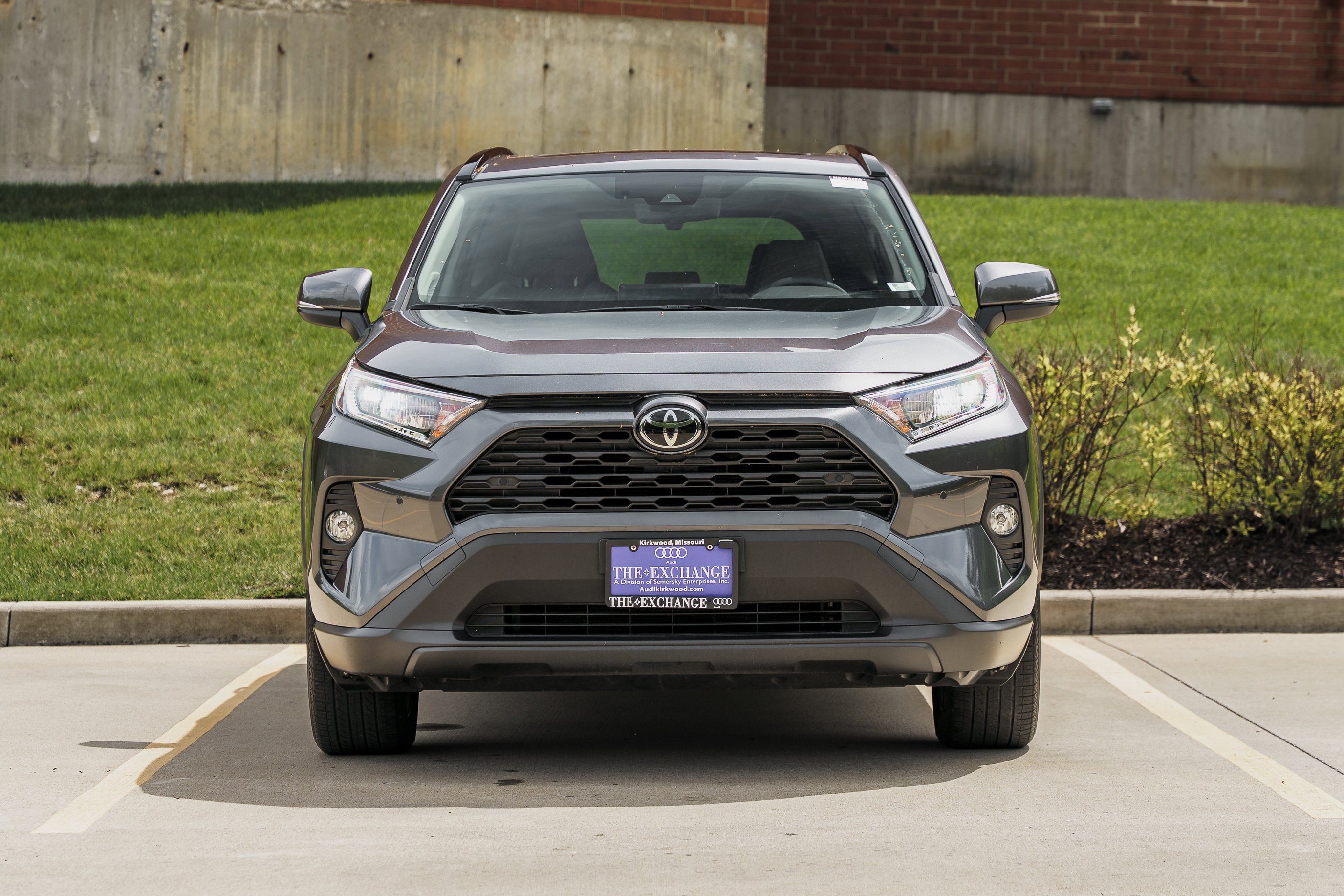 Used 2020 Toyota RAV4 XLE Premium AWD/4WD image 27