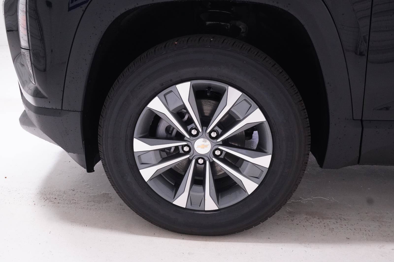 New 2027 Chevrolet Equinox LT FWD image 34
