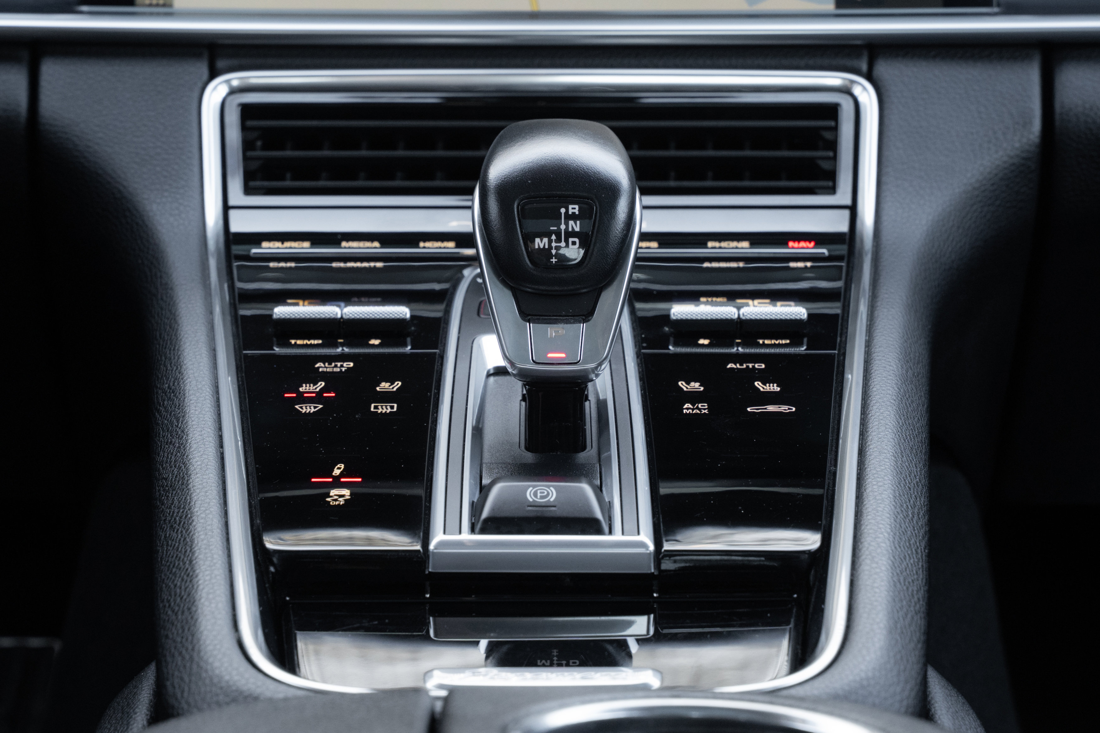 Used 2020 Porsche Panamera 4S image 17