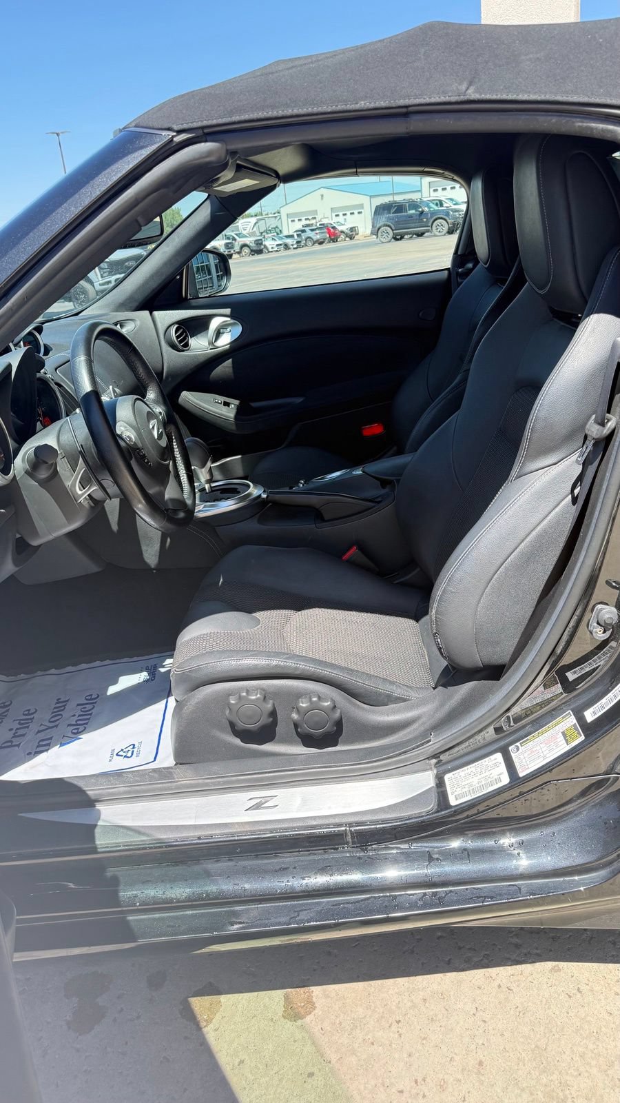 Used 2014 Nissan 370Z Touring w/ Sport Package RWD image 9