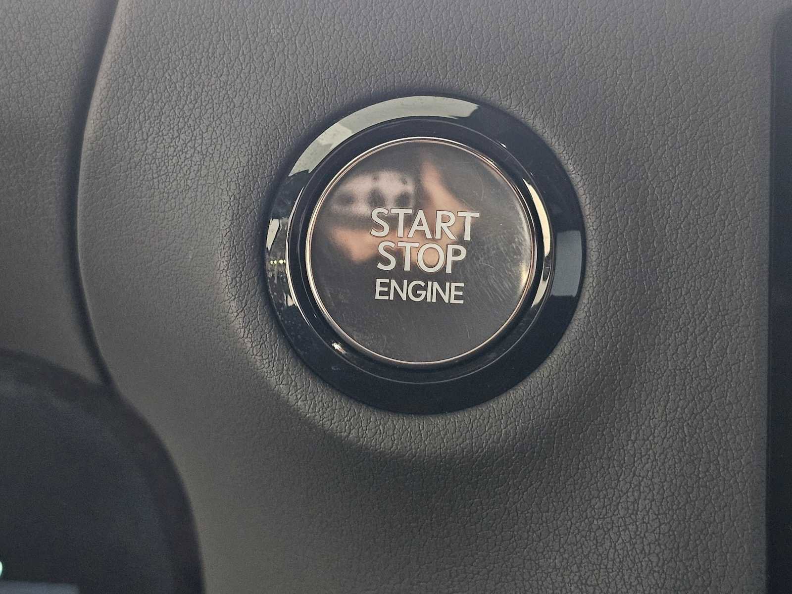 Used 2024 Lexus GX 550 w/ Accessory Package (Z1) image 31