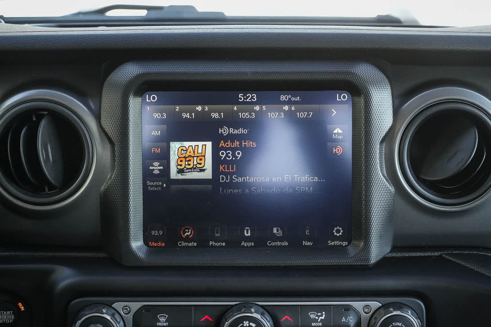 Used 2023 Jeep Gladiator Sport AWD/4WD image 14