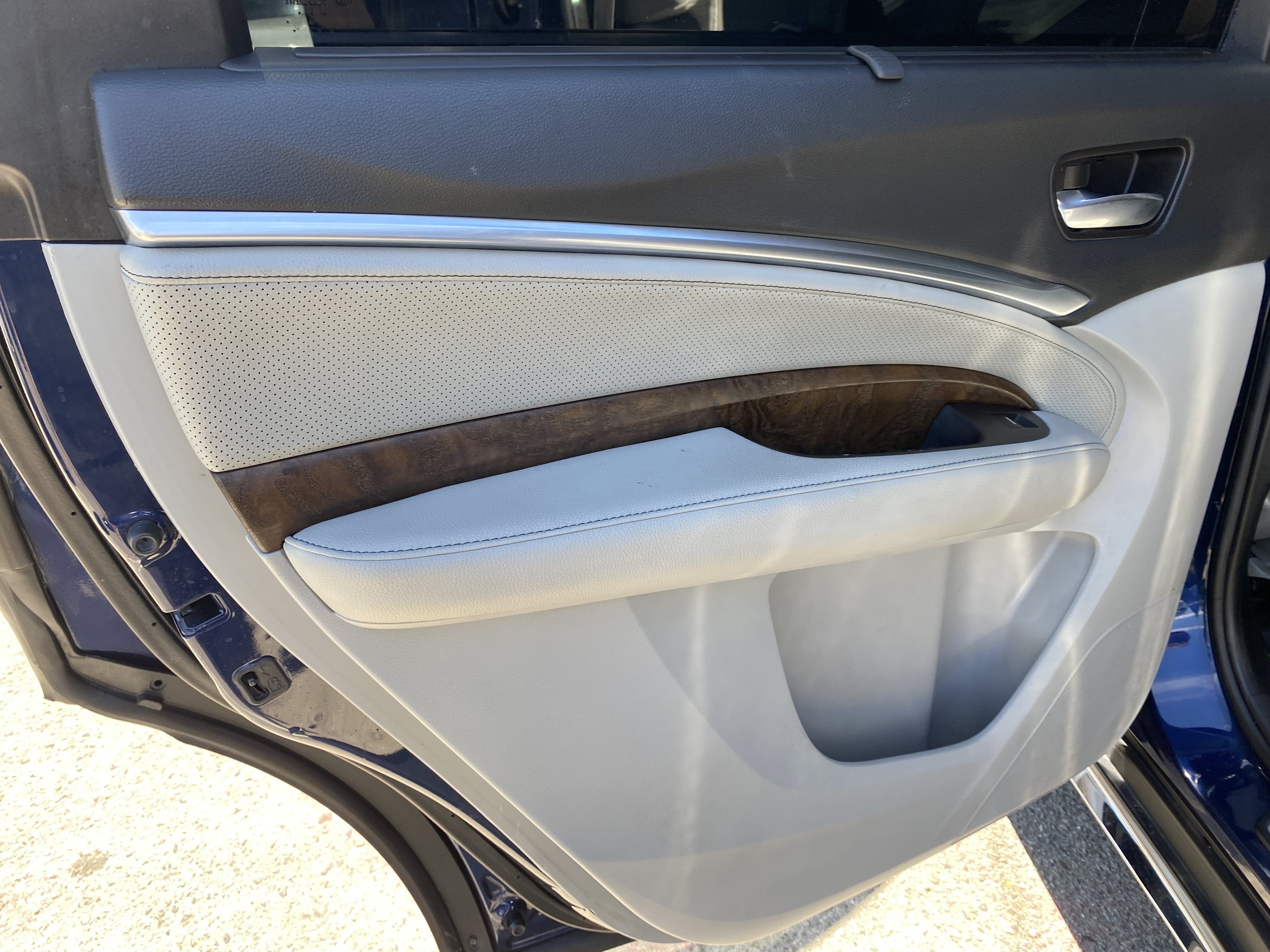 Used 2019 Acura MDX w/ Tech & Entertainment Packag FWD image 16