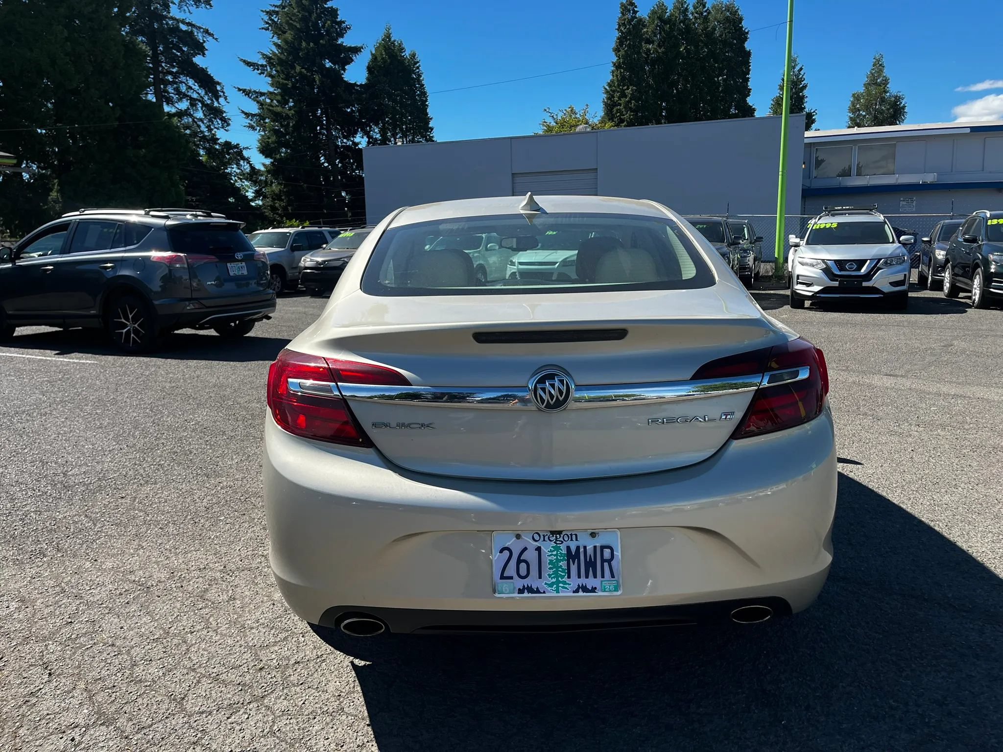 Used 2016 Buick Regal FWD image 4